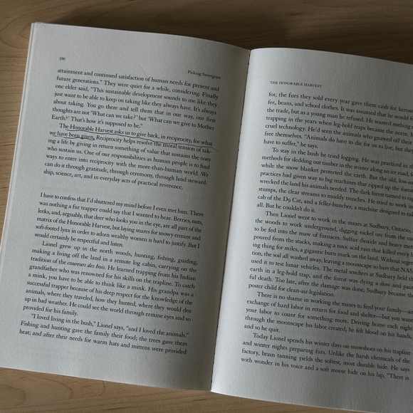 Braiding Sweetgrass by Robin Wall Kimmerer - Picture 3 of 3